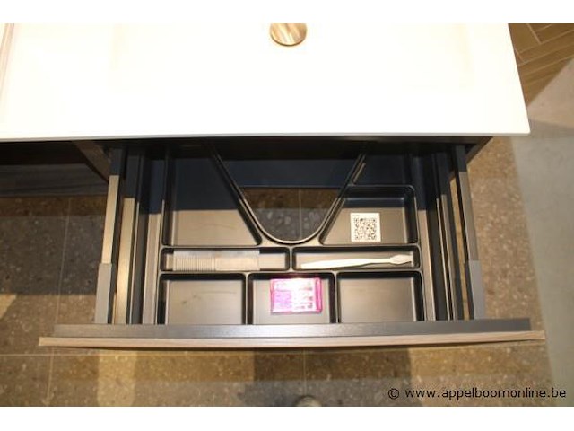 Showroom badkamermeubel vv dubbele spoelbak en kolomkast afm 152x52 / 175x40x15cm - afbeelding 3 van  4