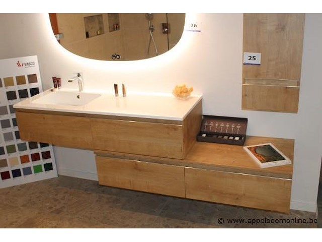 Showroom badkamermeubel vv enkele spoelbak plus kolomkast afm 140x51 / 102x35cm - afbeelding 1 van  5