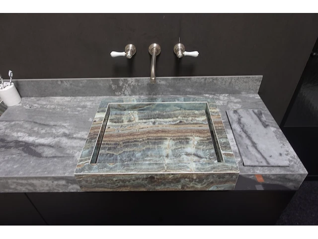 Showroom badkamermeubel - afbeelding 4 van  6