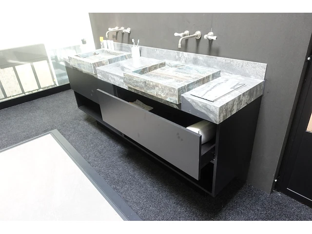 Showroom badkamermeubel - afbeelding 6 van  6