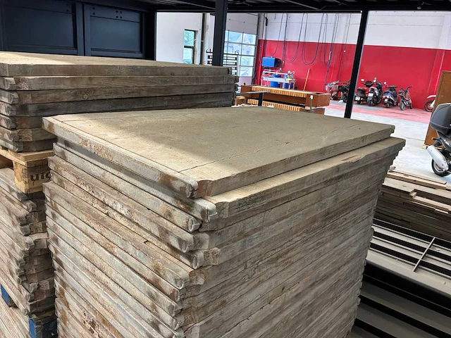 Showroom containers (2x) - afbeelding 1 van  9