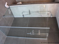 Showroom glazen douchecabine vv roldeur afm 87x200 / 137x200cm