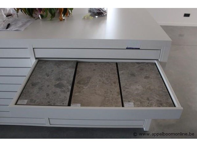 Showroom meubel - afbeelding 2 van  2