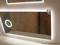 Showroom wandspiegel vv verlichting afm 60x120cm - afbeelding 1 van  2