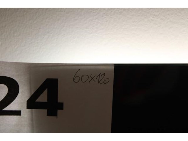 Showroom wandspiegel vv verlichting afm 60x120cm - afbeelding 2 van  2