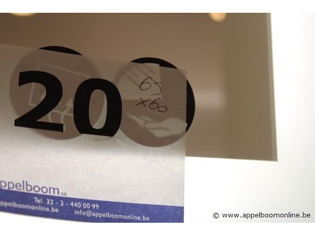 Showroom wandspiegel vv verlichting afm 65x60cm - afbeelding 2 van  2