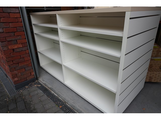 Showroomkast – gondola dubbel met slatwall zijpanelen | wit - afbeelding 1 van  1