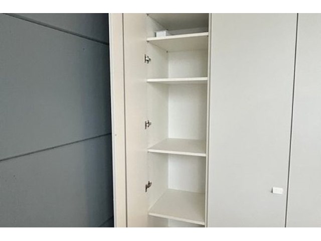 Showroomkeuken met eiland en toestellen - afbeelding 16 van  41