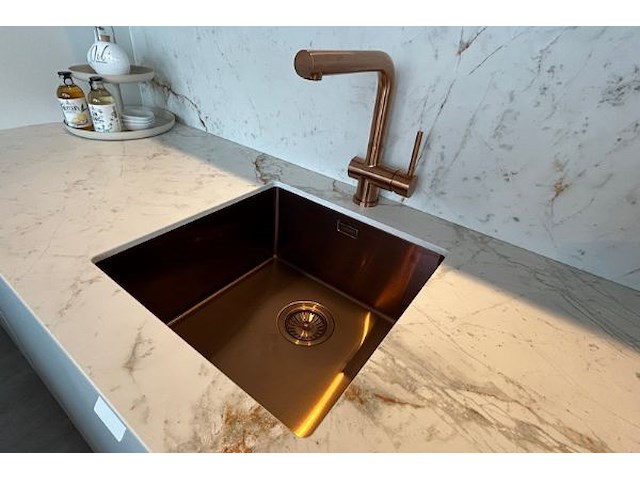 Showroomkeuken met eiland en toestellen - afbeelding 34 van  41