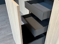 Showroomkeuken met eiland en toestellen - afbeelding 3 van  41