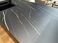 Showroomkeuken met eiland en toestellen - afbeelding 13 van  43