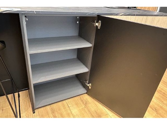 Showroomkeuken met eiland en toestellen - afbeelding 21 van  43