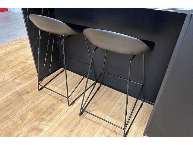 Showroomkeuken met eiland en toestellen - afbeelding 24 van  43