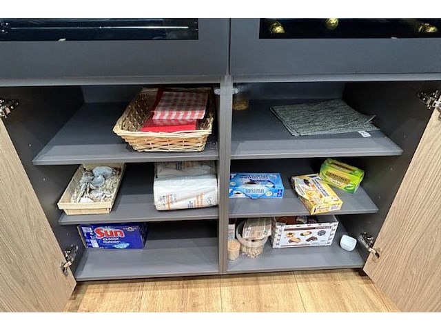 Showroomkeuken met eiland en toestellen - afbeelding 27 van  43