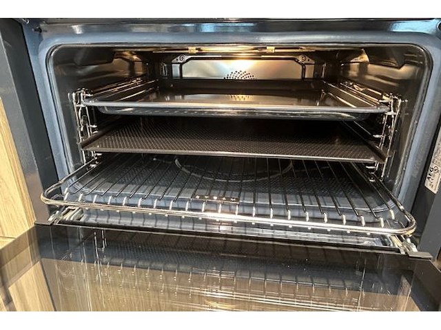 Showroomkeuken met eiland en toestellen - afbeelding 29 van  43