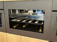 Showroomkeuken met eiland en toestellen - afbeelding 32 van  43