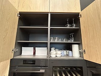 Showroomkeuken met eiland en toestellen - afbeelding 35 van  43