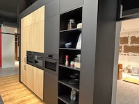 Showroomkeuken met eiland en toestellen - afbeelding 3 van  43