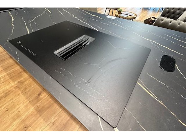 Showroomkeuken met eiland en toestellen - afbeelding 5 van  43