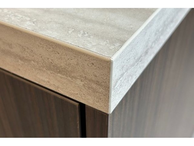 Showroomkeuken met eiland en toestellen - afbeelding 10 van  28