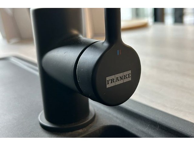 Showroomkeuken met eiland en toestellen - afbeelding 13 van  28