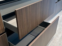 Showroomkeuken met eiland en toestellen - afbeelding 16 van  28