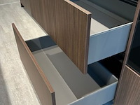 Showroomkeuken met eiland en toestellen - afbeelding 17 van  28