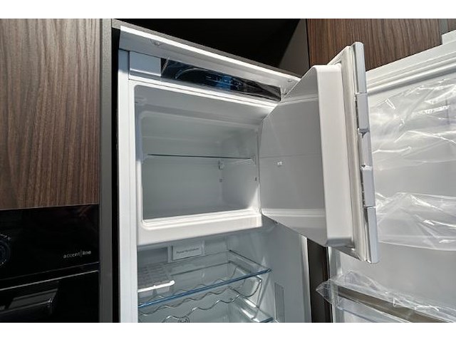 Showroomkeuken met eiland en toestellen - afbeelding 20 van  28