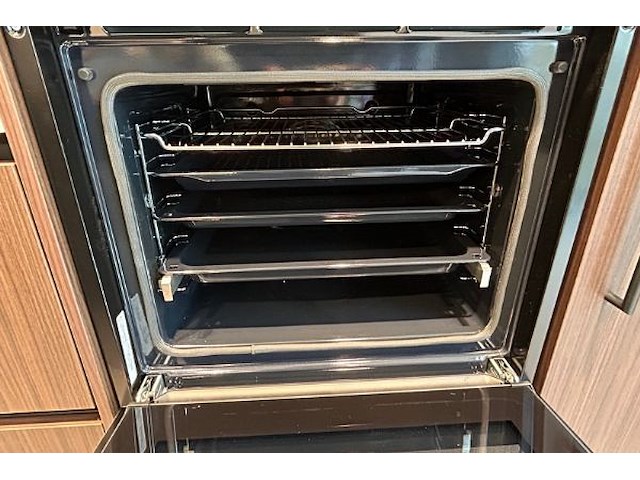 Showroomkeuken met eiland en toestellen - afbeelding 26 van  28