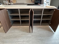 Showroomkeuken met eiland en toestellen - afbeelding 4 van  28