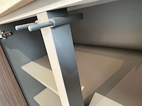 Showroomkeuken met eiland en toestellen - afbeelding 5 van  28