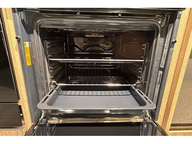 Showroomkeuken met eiland en toestellen - afbeelding 20 van  27