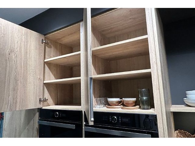 Showroomkeuken met eiland en toestellen - afbeelding 26 van  27