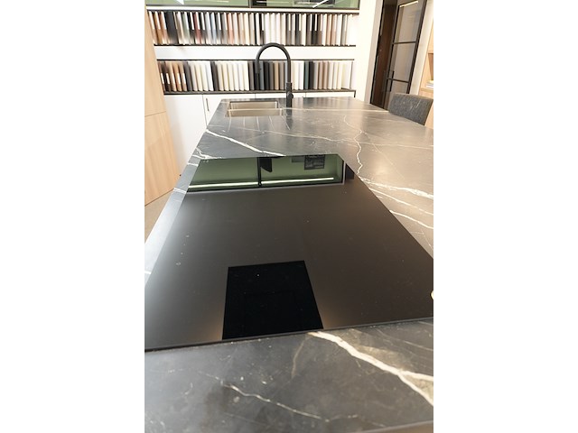 Showroomkeuken met keukeneiland, incl. miele/novy-toestellen - afbeelding 4 van  29