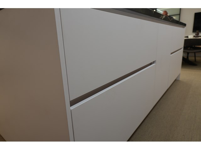 Showroomkeuken met keukeneiland, incl. miele/novy-toestellen - afbeelding 8 van  29