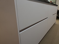 Showroomkeuken met keukeneiland, incl. miele/novy-toestellen - afbeelding 8 van  29