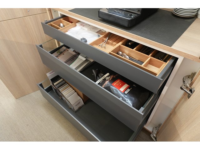 Showroomkeuken met keukeneiland, incl. miele/novy-toestellen - afbeelding 17 van  29