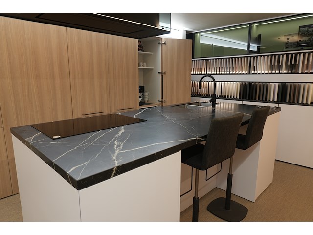 Showroomkeuken met keukeneiland, incl. miele/novy-toestellen - afbeelding 12 van  29
