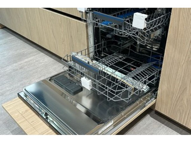 Showroomkeuken met toestellen - afbeelding 11 van  50