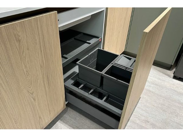 Showroomkeuken met toestellen - afbeelding 12 van  50