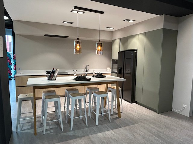 Showroomkeuken met toestellen - afbeelding 1 van  50