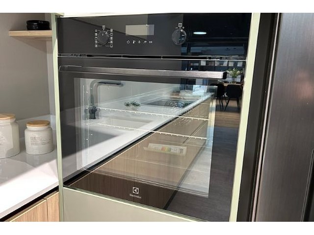 Showroomkeuken met toestellen - afbeelding 29 van  50