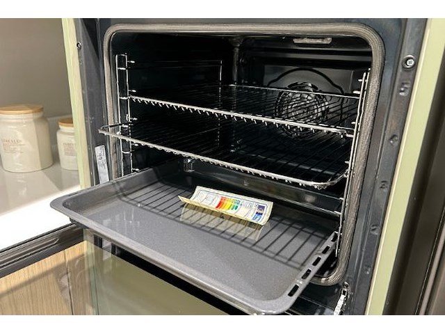 Showroomkeuken met toestellen - afbeelding 30 van  50