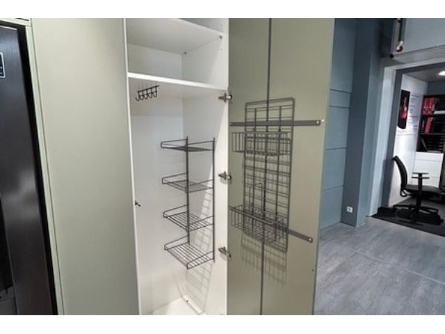 Showroomkeuken met toestellen - afbeelding 42 van  50