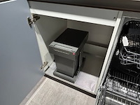 Showroomkeuken met toestellen - afbeelding 11 van  30