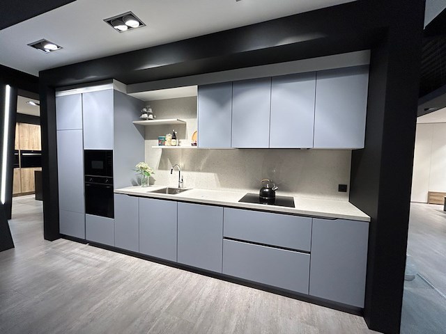 Showroomkeuken met toestellen - afbeelding 1 van  30