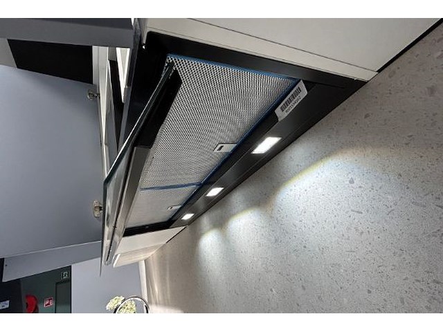 Showroomkeuken met toestellen - afbeelding 26 van  30