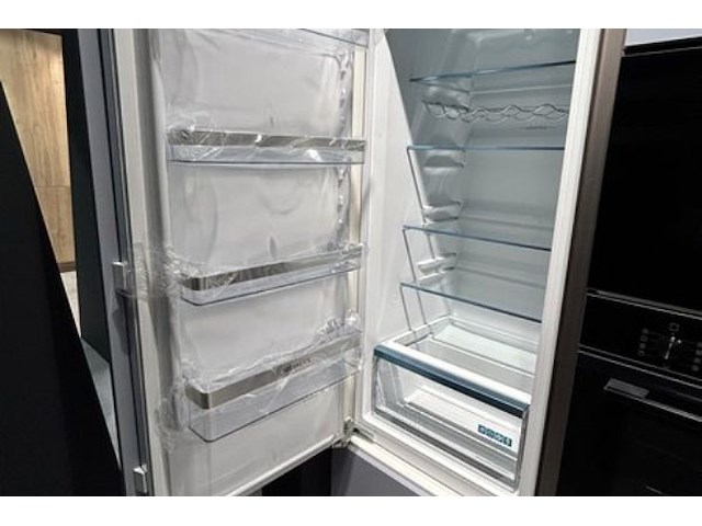 Showroomkeuken met toestellen - afbeelding 7 van  30