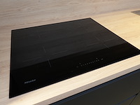Showroomkeuken zwart, incl. miele-toestellen - afbeelding 4 van  19