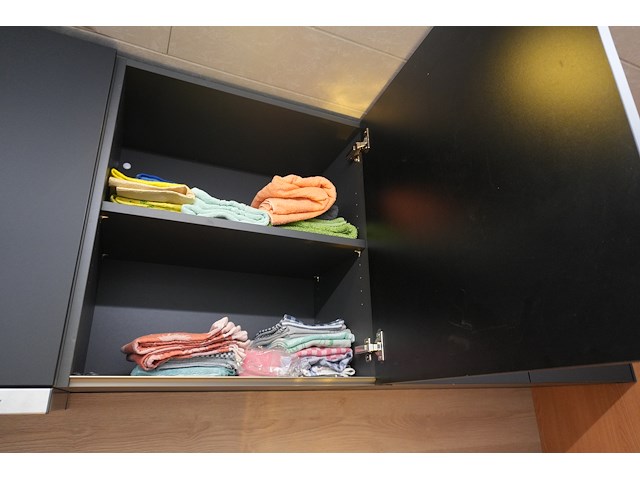 Showroomkeuken zwart, incl. miele-toestellen - afbeelding 8 van  19